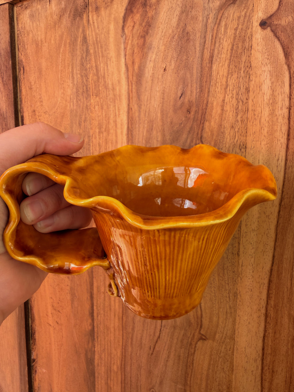 Sous-bois : Tasse girolle